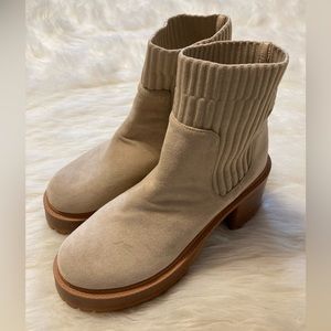 Weeboo Strive for More Chunky Sole women’s Suede Sock‎ Booties size 10 Tan boots
